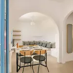 Kamara House - 200m From Port