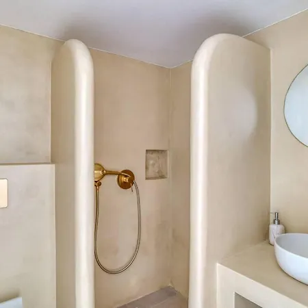 Kamara House - 200m From Port Apartment *