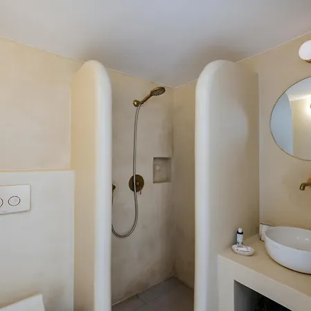 Kamara House - 200m From Port Naousa