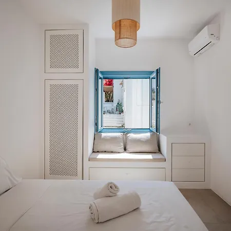 Kamara House - 200m From Port *